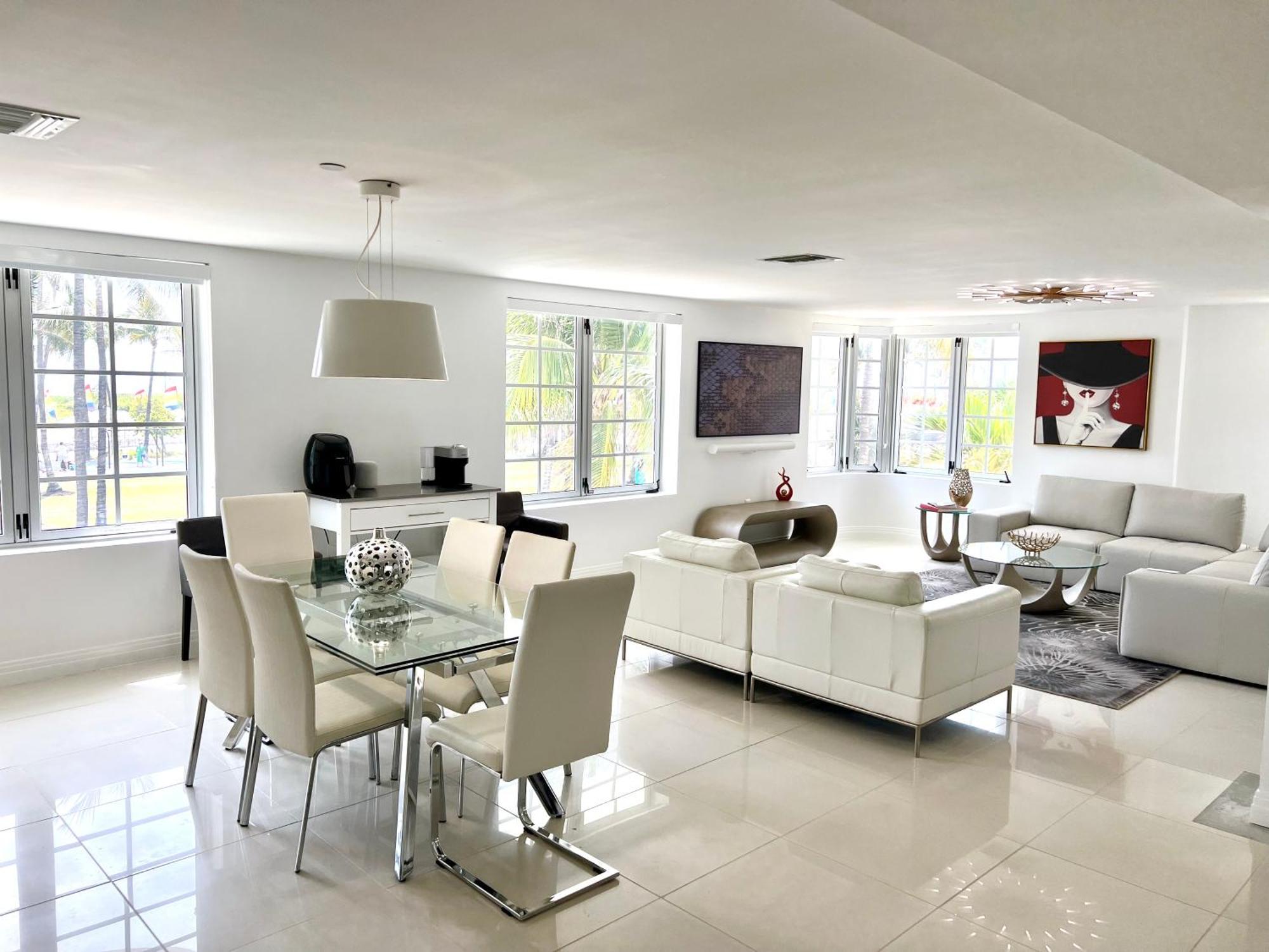 Wow! Location! Unit! New Renovated South Ocean Front Appartement *